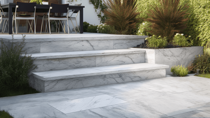 Ступени из мрамора Bianco Carrara C (Бьянко Каррара С)